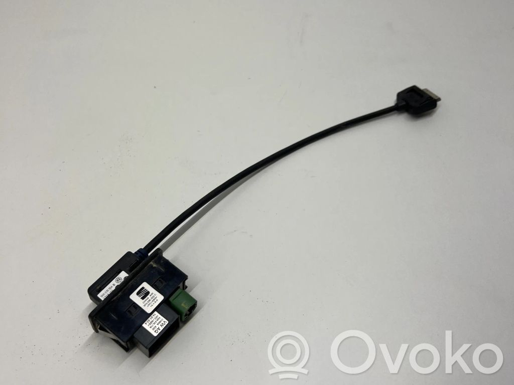 Seat Leon (5F) USB-pistokeliitin 