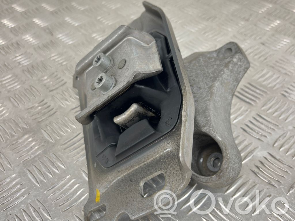 Peugeot 308 Gearbox mounting bracket 