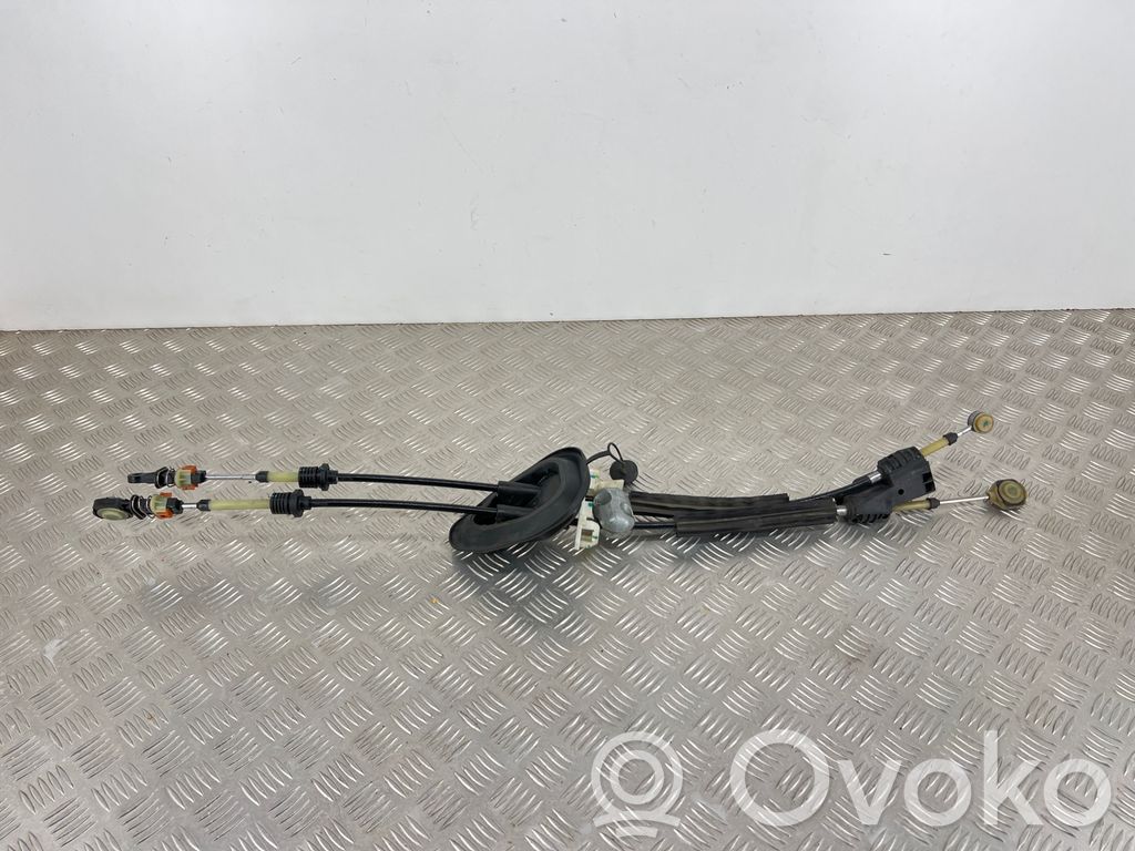 Peugeot 2008 II Gear shift cable linkage 