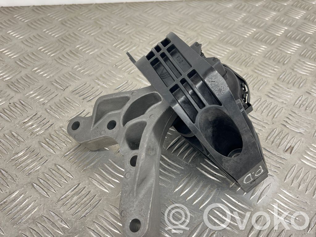 Peugeot 2008 II Engine mount bracket 