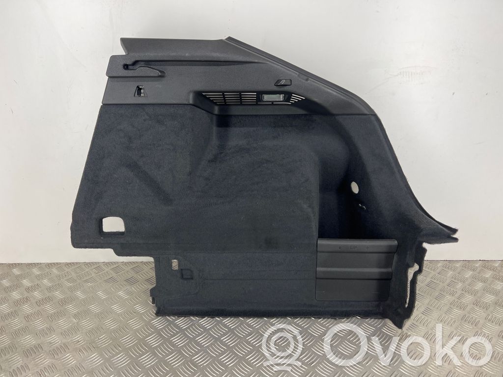 Audi Q3 F3 Šoninis apdailos skydas 