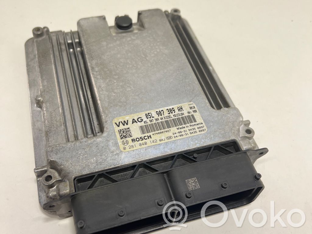 Volkswagen Golf VIII Engine control unit/module 