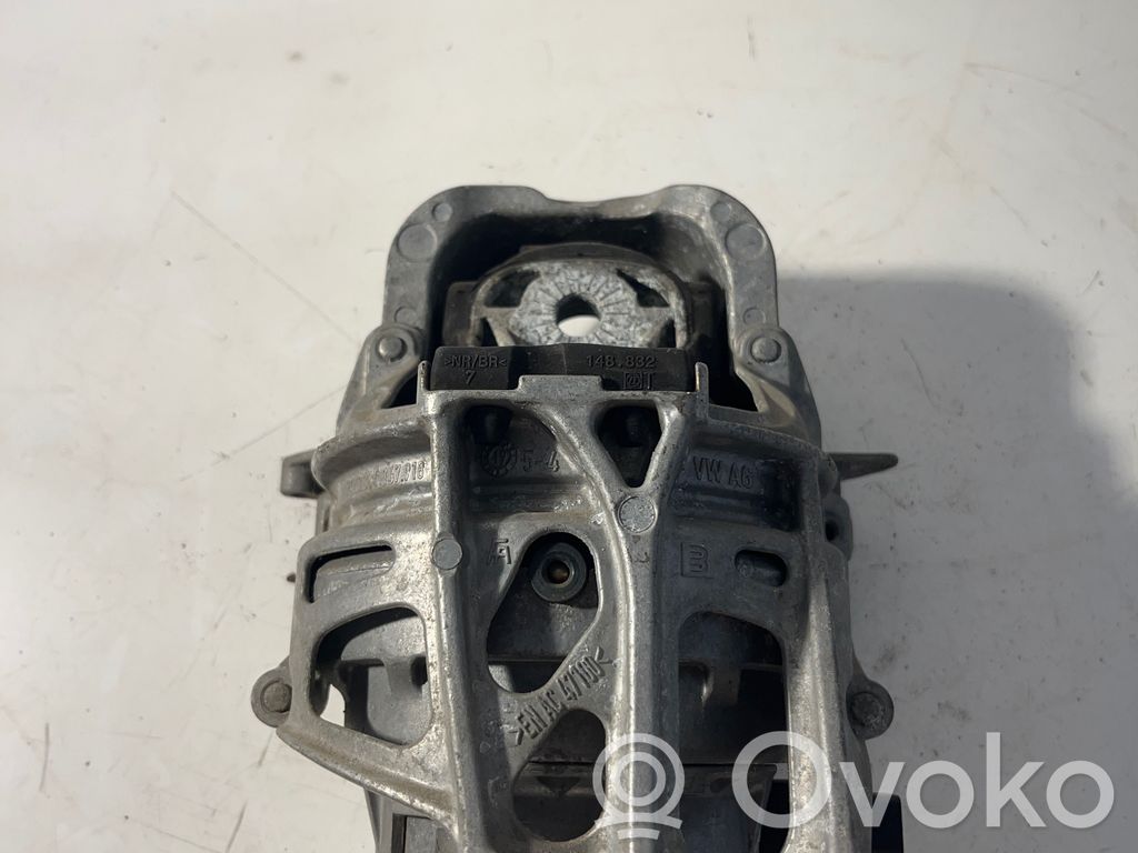 Porsche Cayenne (9Y0 9Y3) Engine mount bracket 
