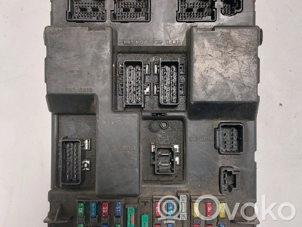 Peugeot 307 Module de fusibles 