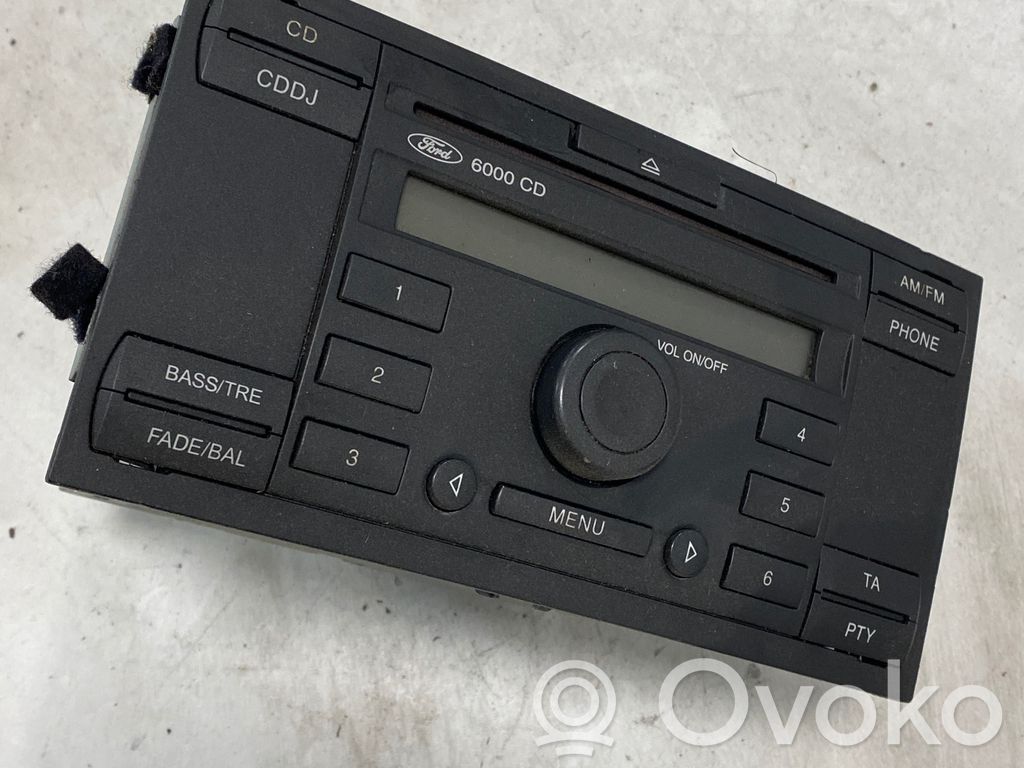 Ford Focus Radio / CD-Player / DVD-Player / Navigation 