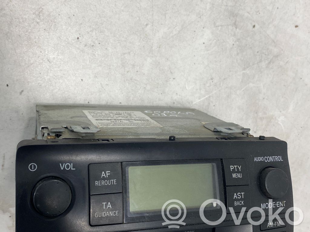 Toyota Corolla Verso E121 Panel / Radioodtwarzacz CD/DVD/GPS 