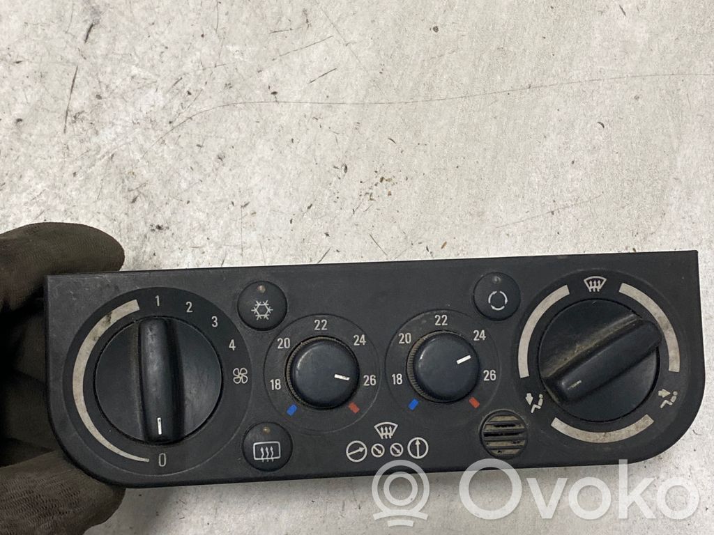 BMW 3 E36 Climate control unit 