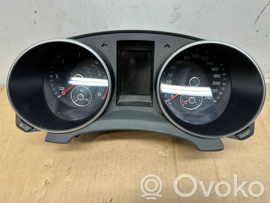Volkswagen Golf VI Licznik / Prędkościomierz 