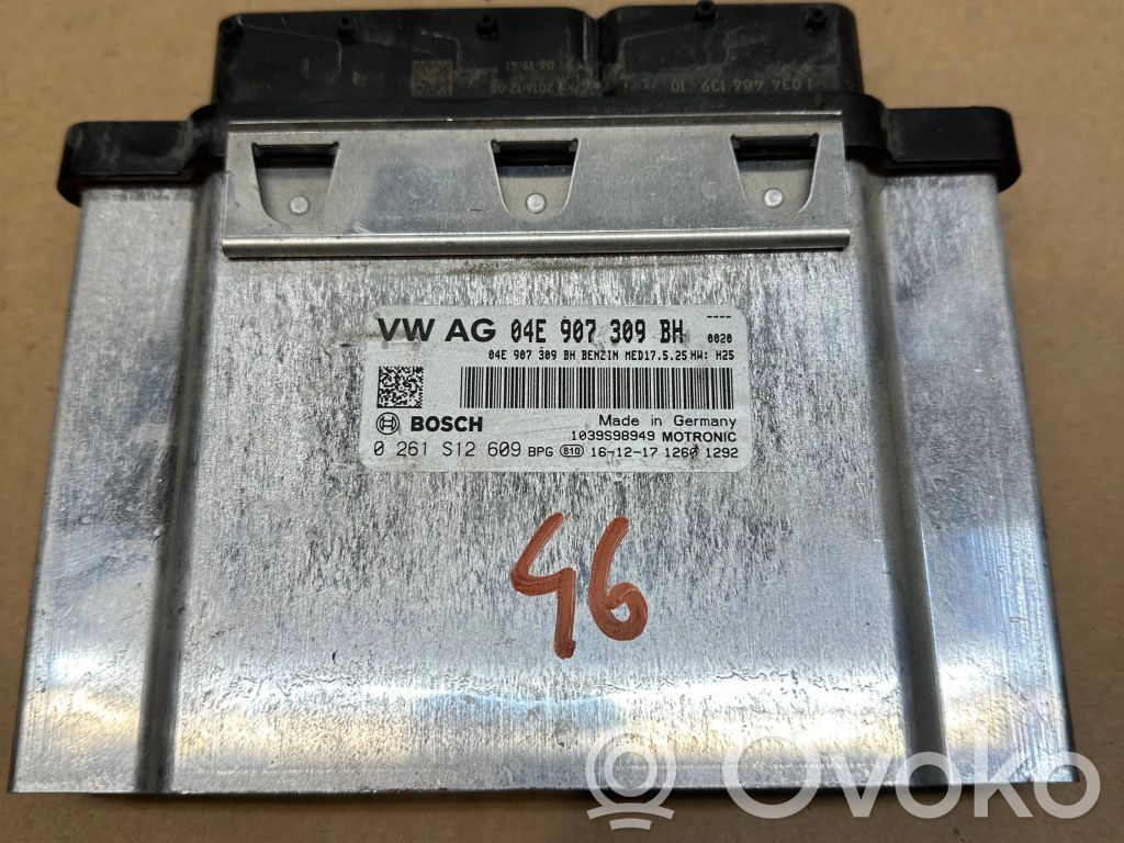Volkswagen Golf VII Engine control unit/module 