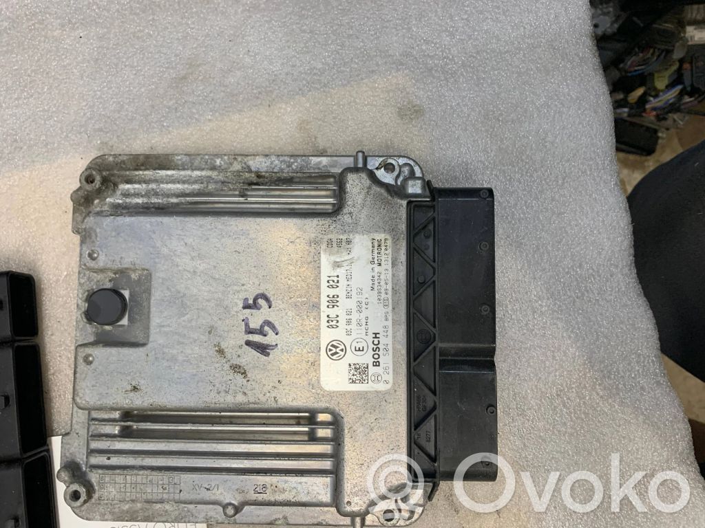 Volkswagen PASSAT B6 Engine control unit/module 