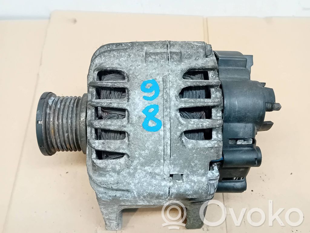 Renault Clio IV Ģenerators 