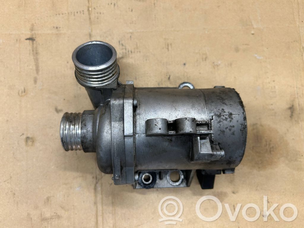 BMW 5 E60 E61 Water pump 