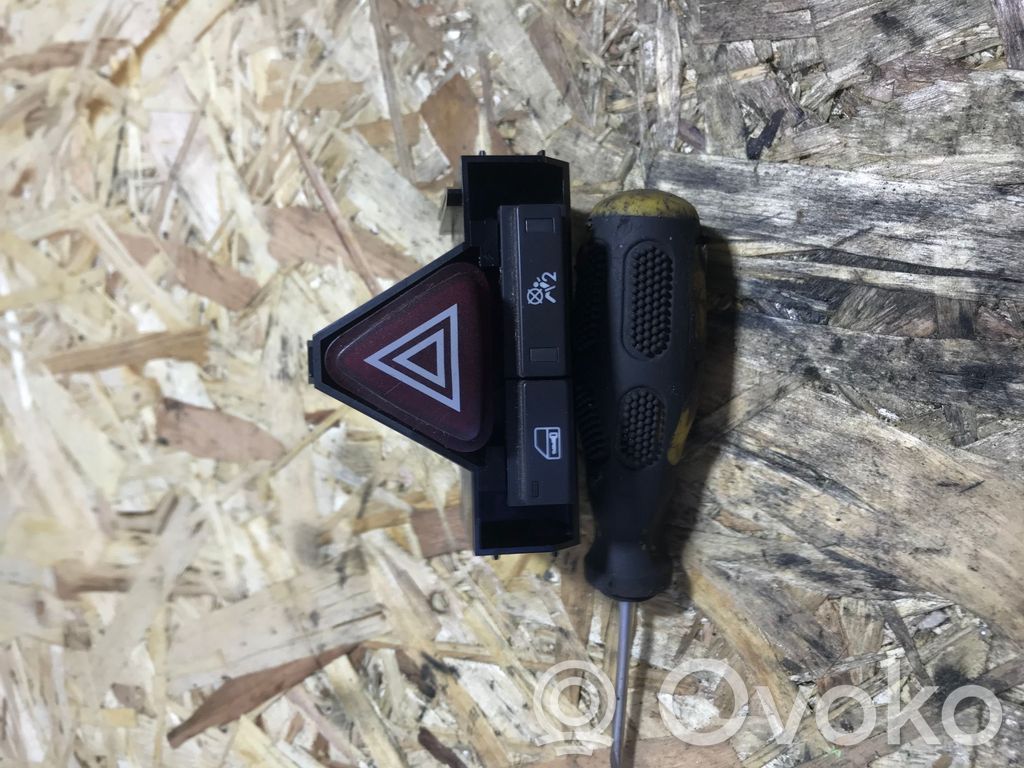Opel Corsa D Schalter Warnblinkanlage 