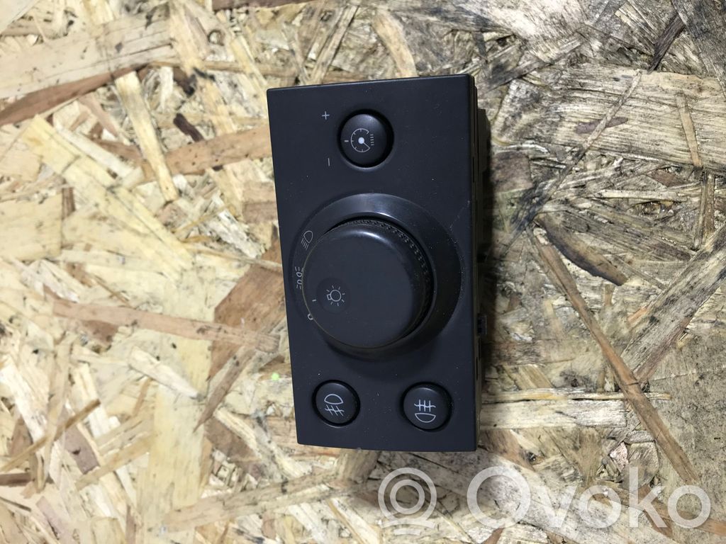 Light switch   9185891,29730320