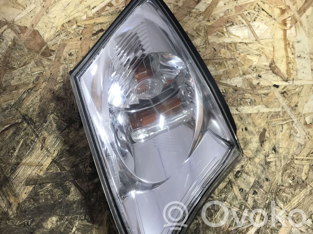 Mazda MPV Front indicator light 