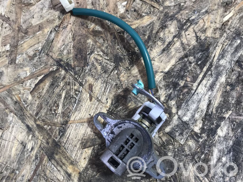 Tailgate exterior lock