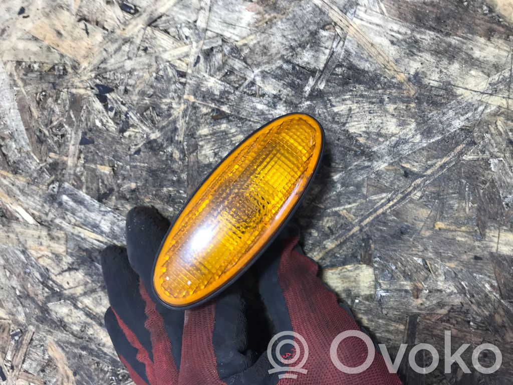 Mazda MPV Front fender indicator light 