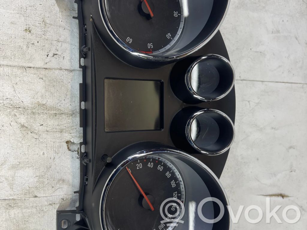 Opel Insignia A Geschwindigkeitsmesser Cockpit 