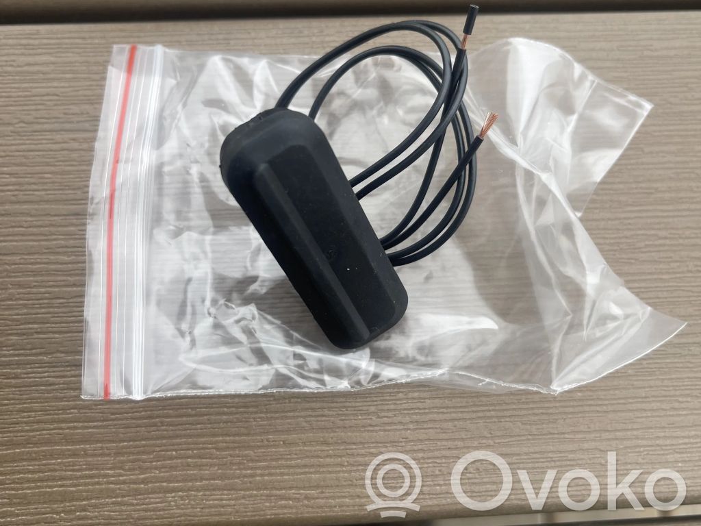 Opel Insignia A Tailgate opening switch 