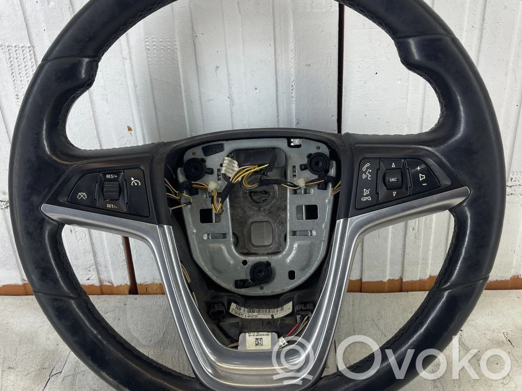 Opel Astra J Ohjauspyörä 