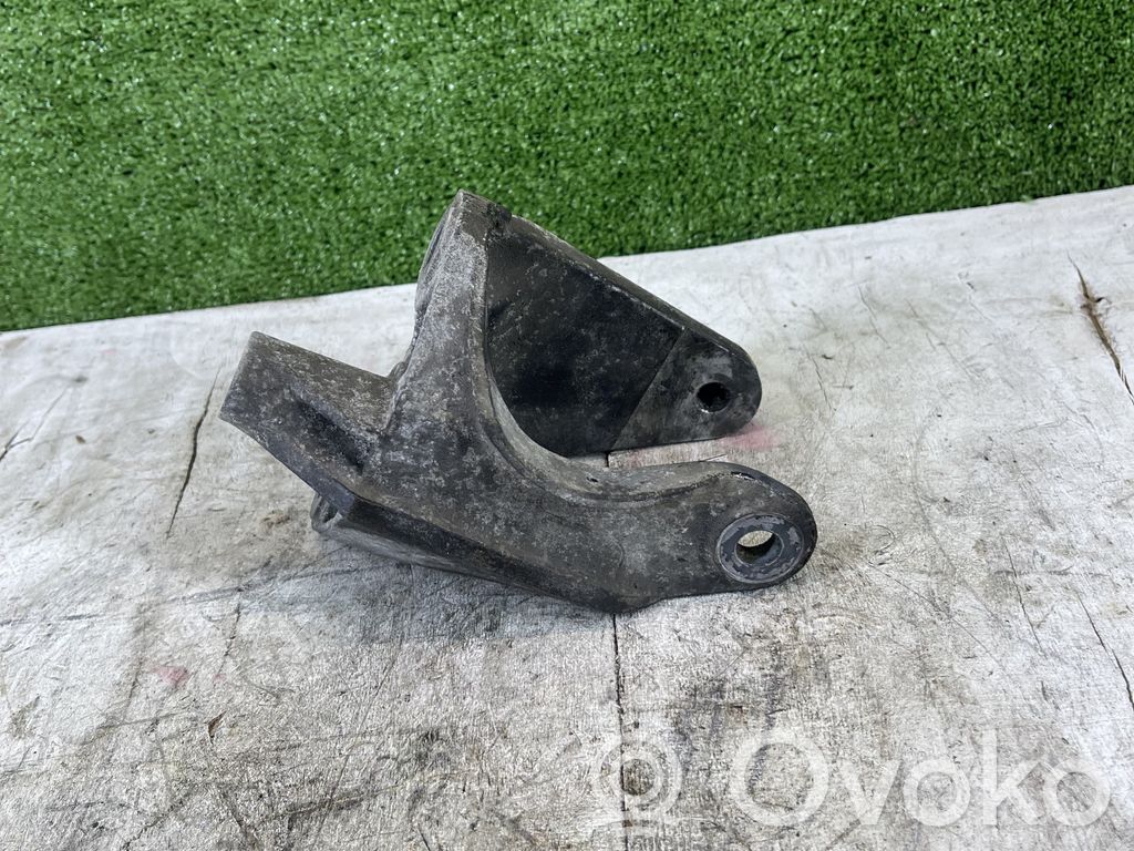Opel Insignia A Engine mounting bracket 