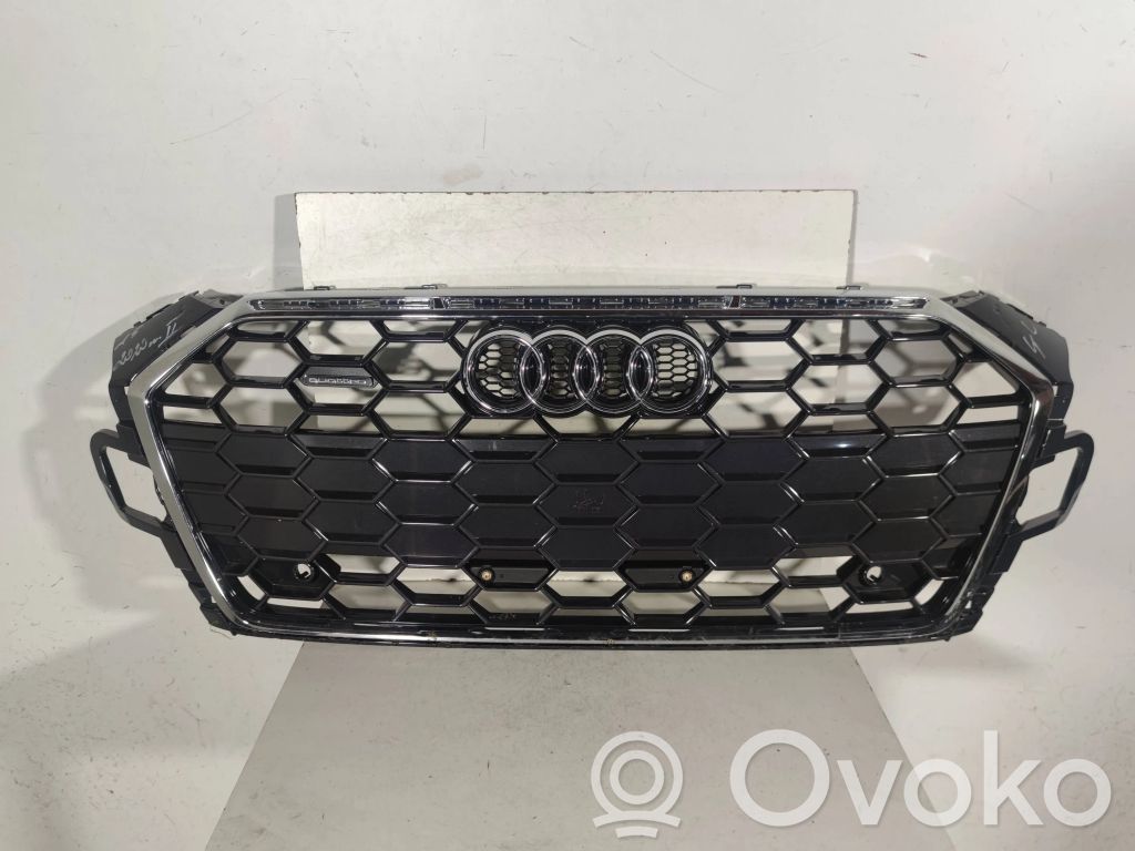 Audi A5 Augšējais režģis 