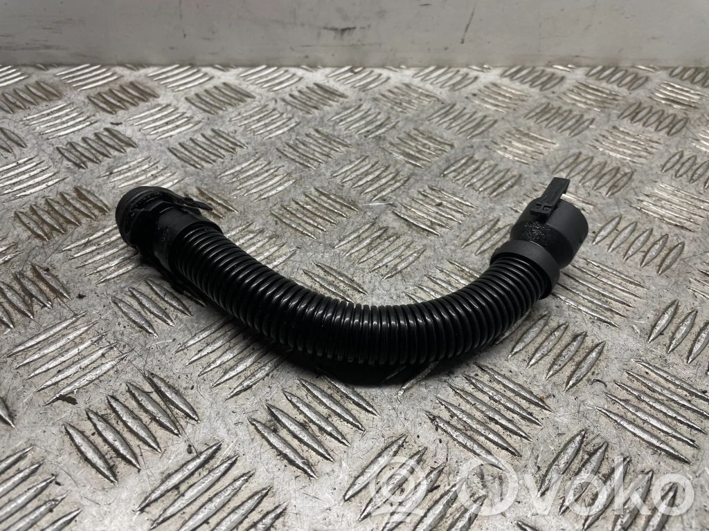 BMW 5 F10 F11 Conductă/furtun aerisire 