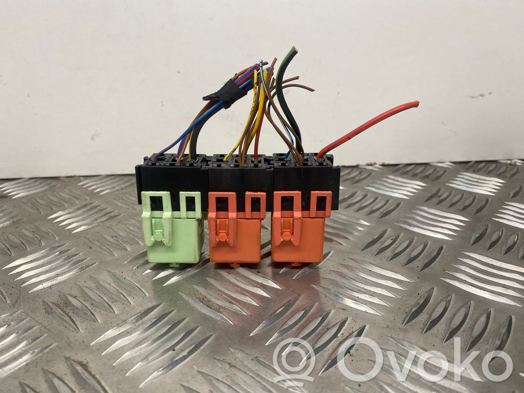 BMW 5 E60 E61 Otros relés 