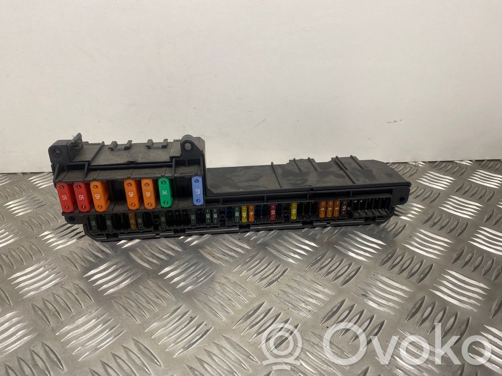 Drošinātāju bloks   6957330,695733002
