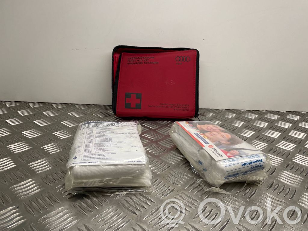 Audi A6 S6 C7 4G First aid kit 