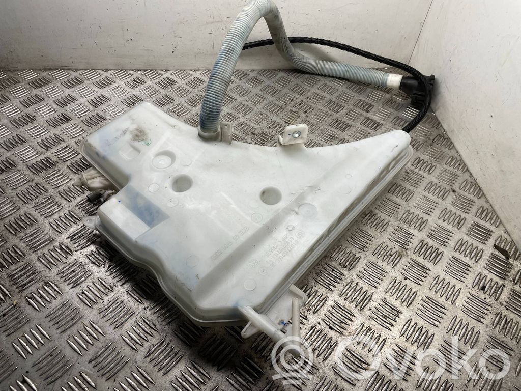BMW 3 E92 E93 Logu šķidruma tvertne 