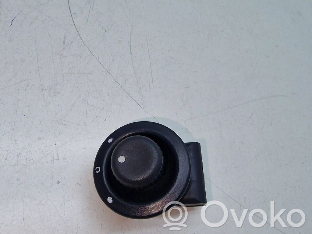 Renault Clio II Wing mirror switch 