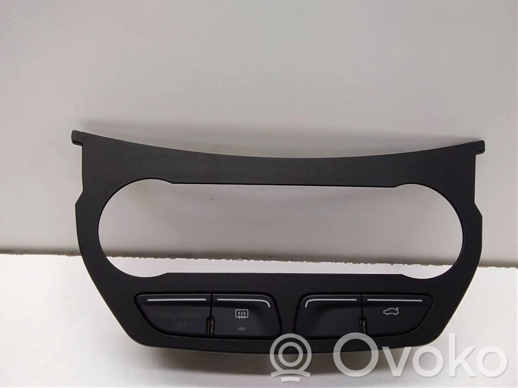 Ford C-MAX II Tailgate opening switch 