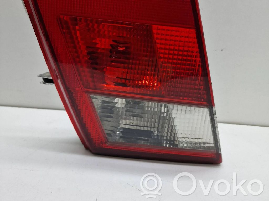 Tailgate rear/tail lights   ULO3316L