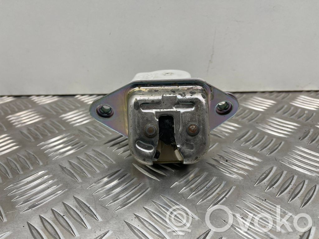 Loading door lock