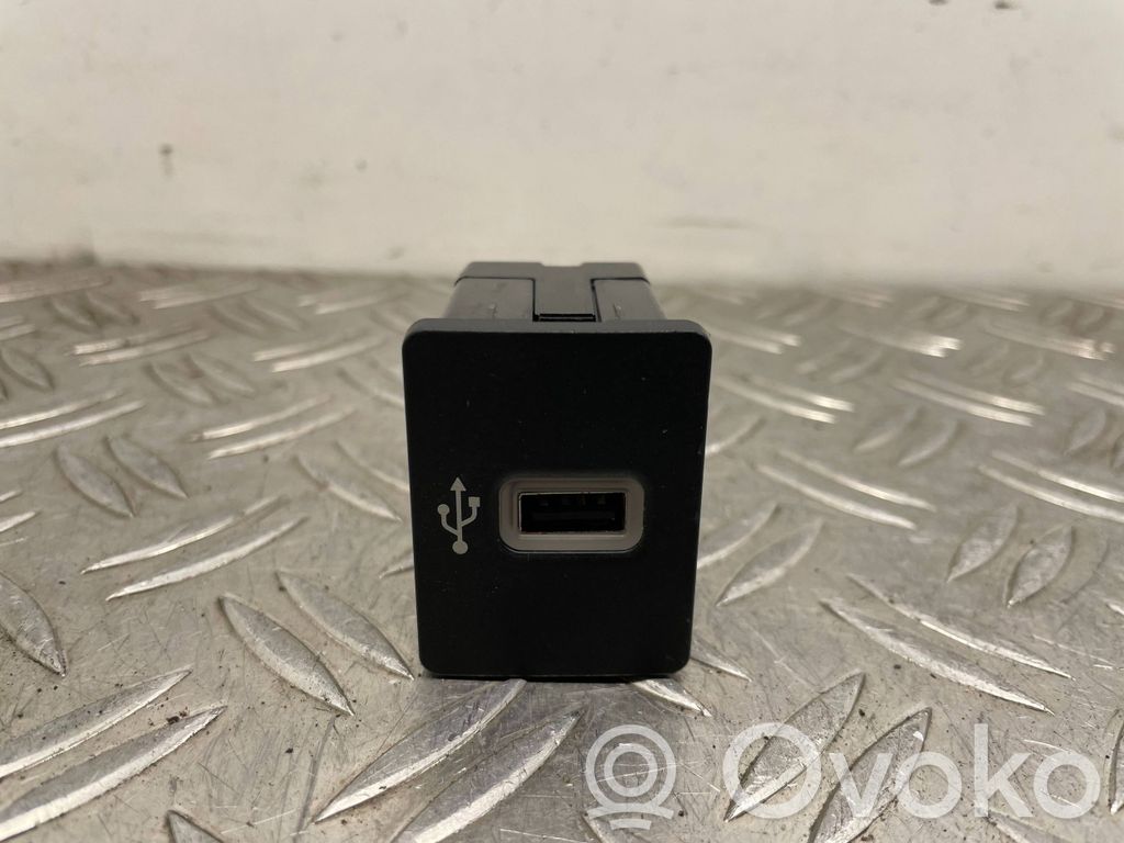 Ford Fusion II Разъем USB 