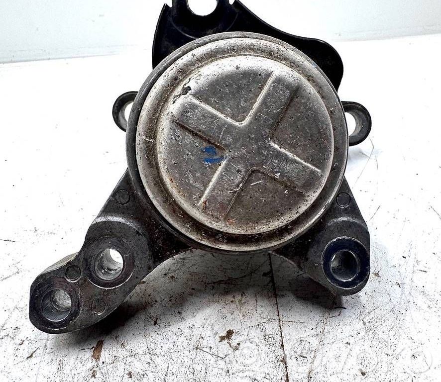 Ford Fusion II Engine mount bracket 
