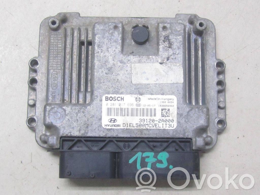 Hyundai ix35 Engine control unit/module 
