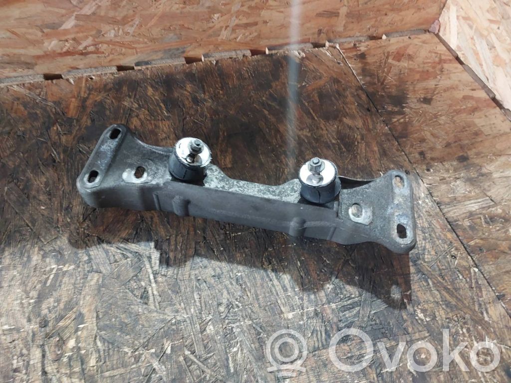 BMW 5 E39 Gearbox mounting bracket 