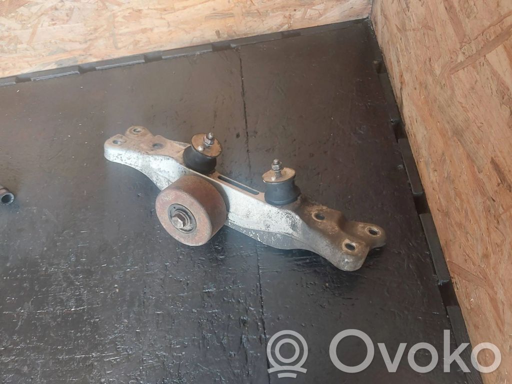 BMW 5 E39 Engine mount bracket 