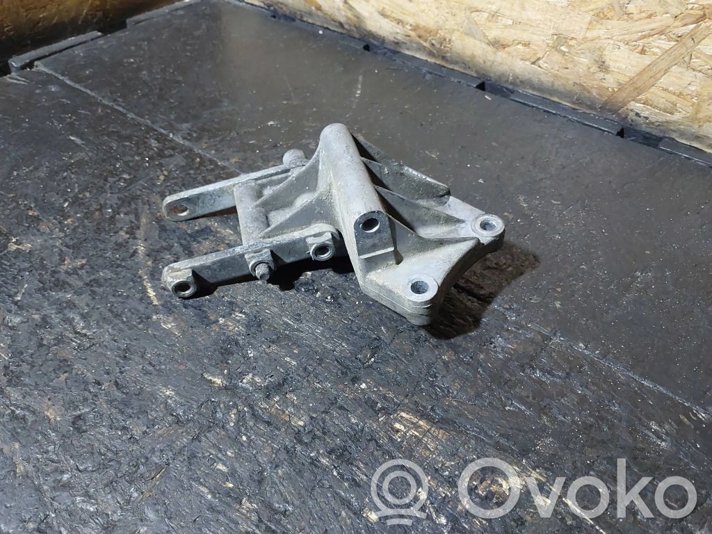 BMW 5 E34 Engine mount bracket 