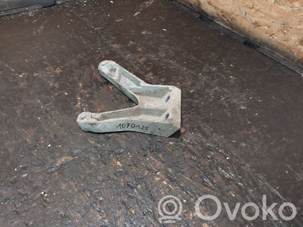 BMW 3 E46 Engine mounting bracket 