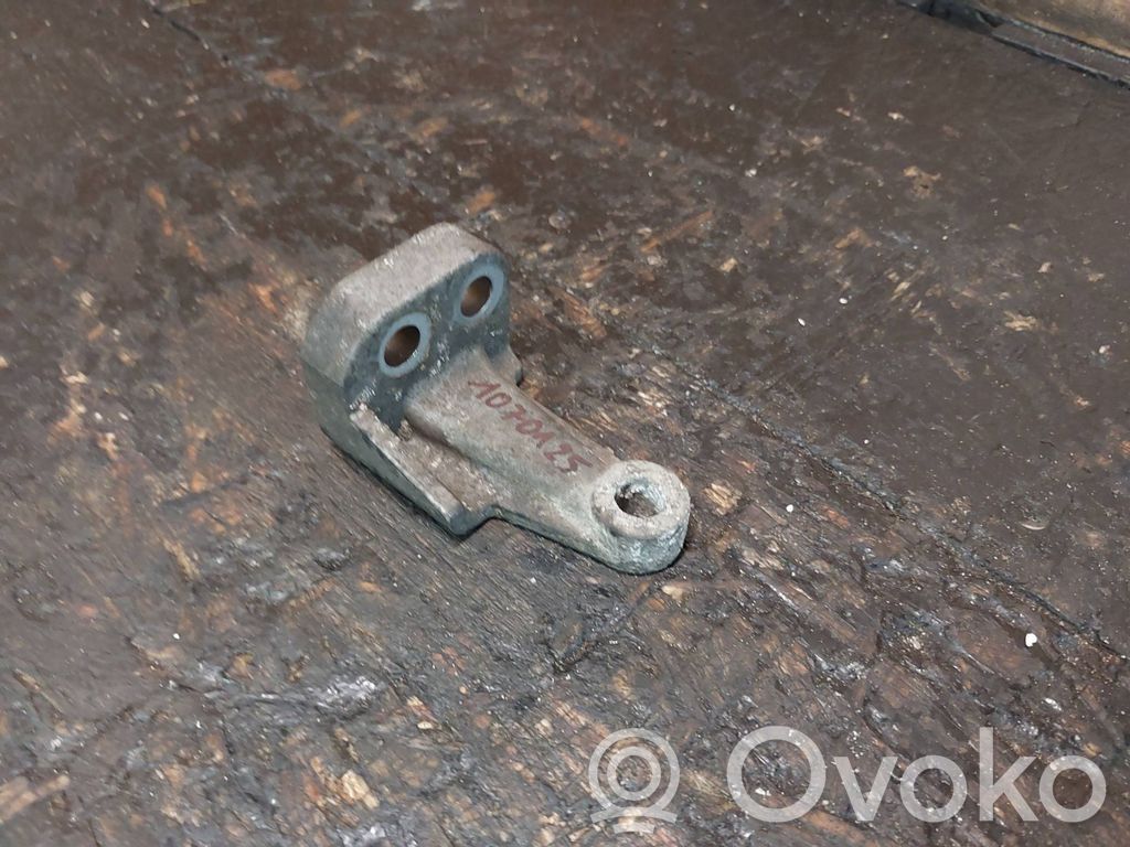 BMW 3 E46 Engine mounting bracket 