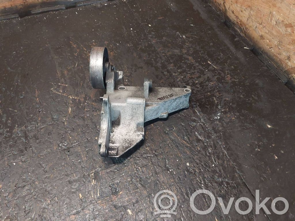 BMW 5 E39 Engine mounting bracket 