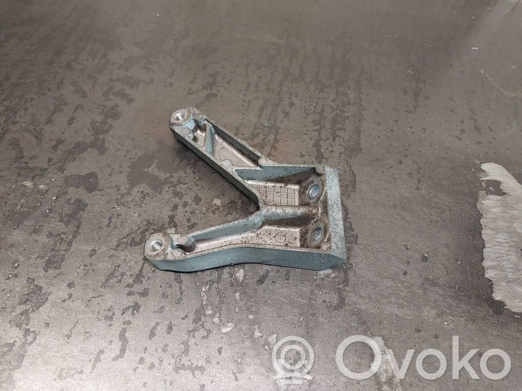 BMW 3 E46 Engine mounting bracket 