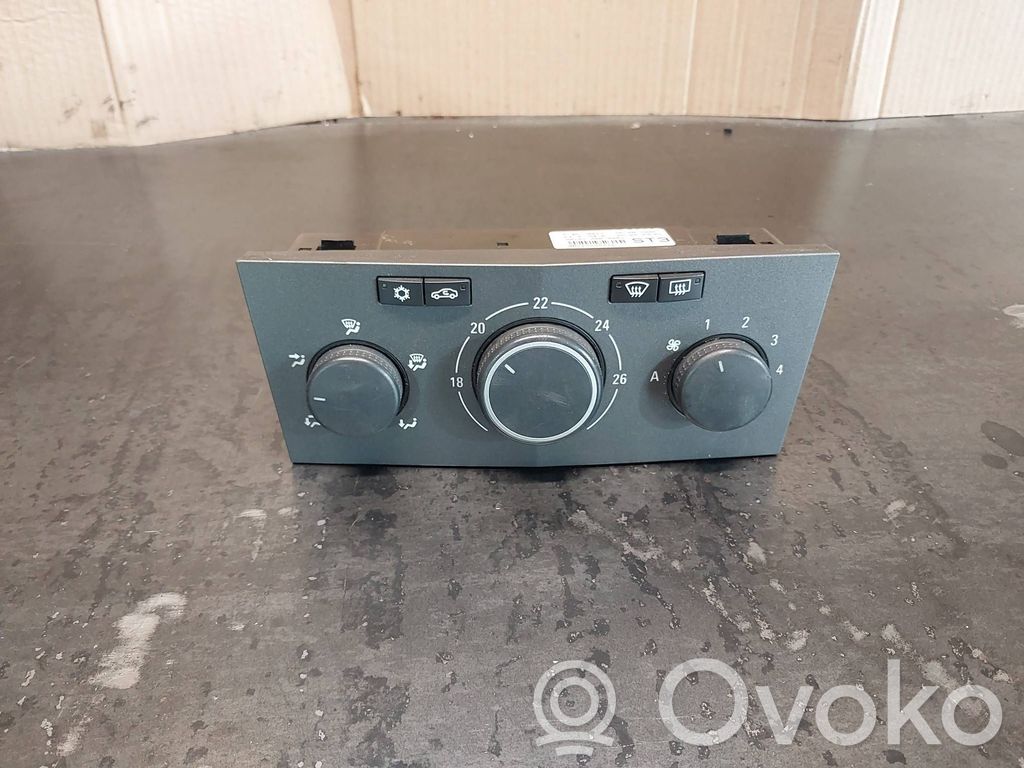 Opel Astra H Climate control unit 