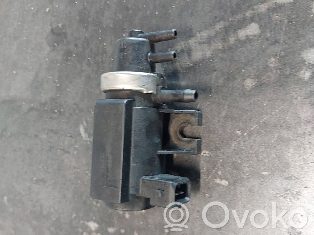 Solenoīda vārsts   2247906