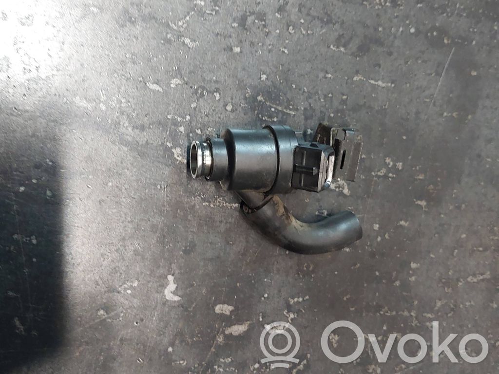 BMW 3 E46 Polttoainesuutin 