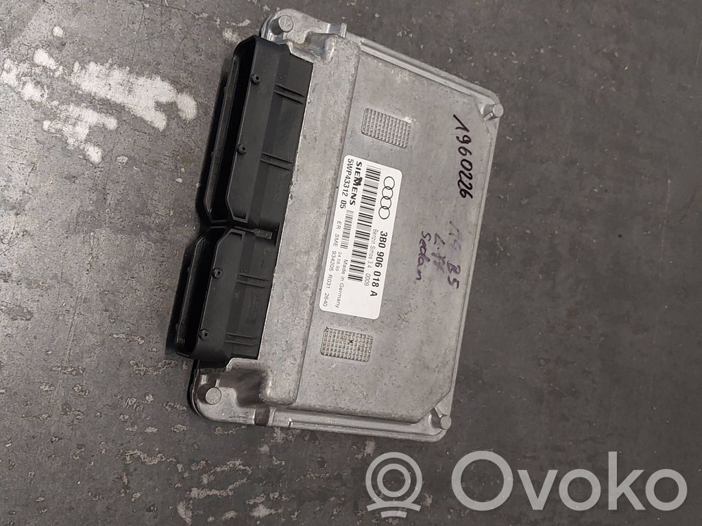 Audi A4 S4 B5 8D Engine control unit/module 