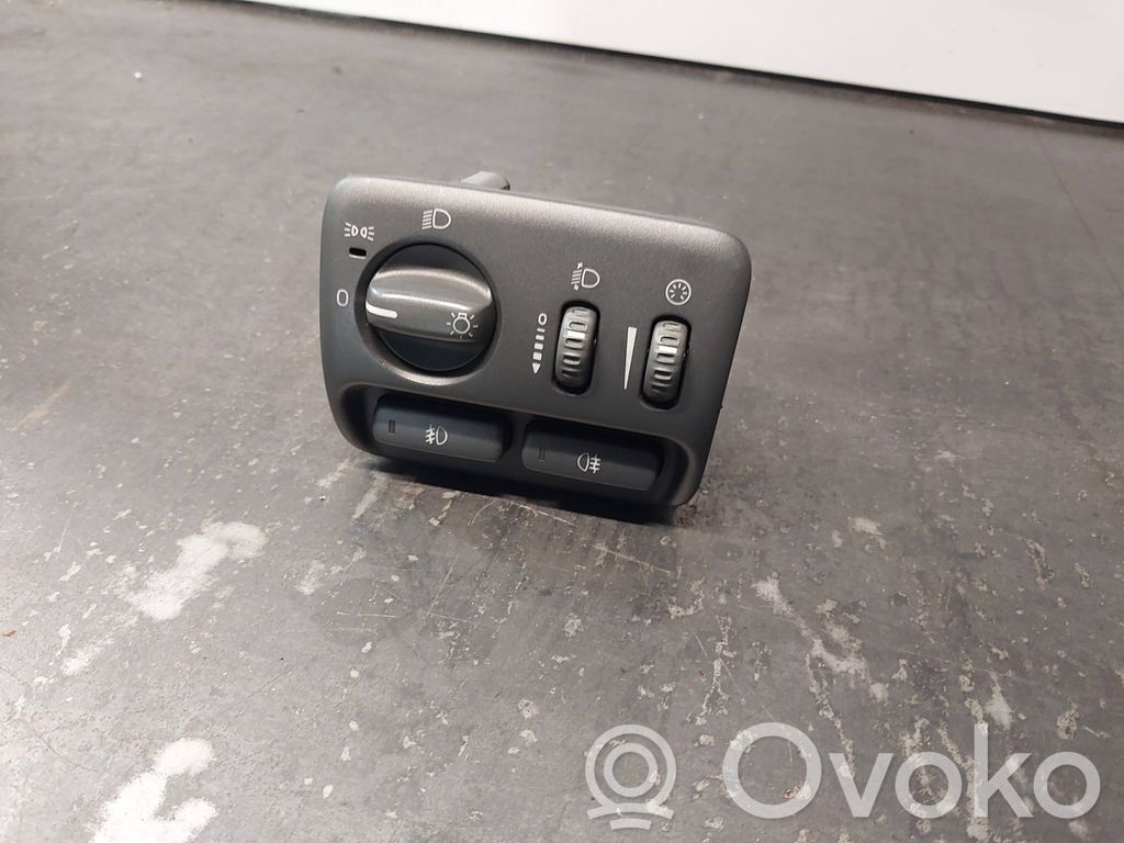 Light switch   9441233